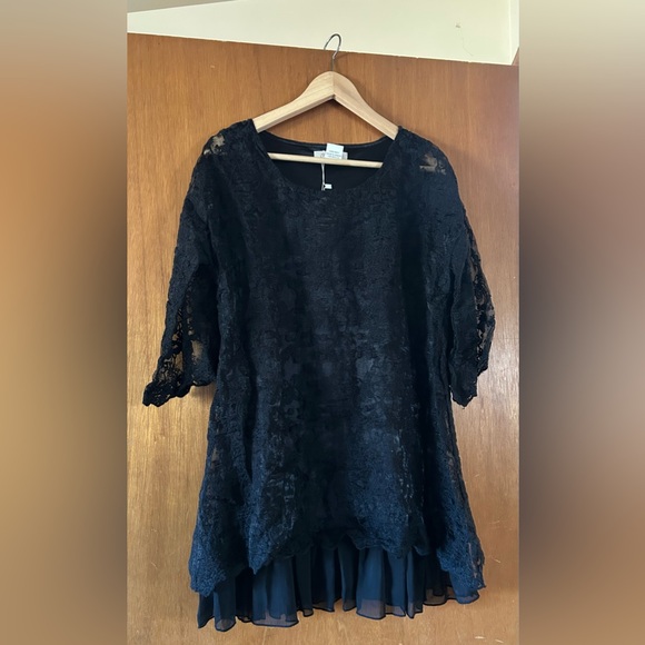 Paisley Vine Tops - Chic Black Lace Women's Blouse